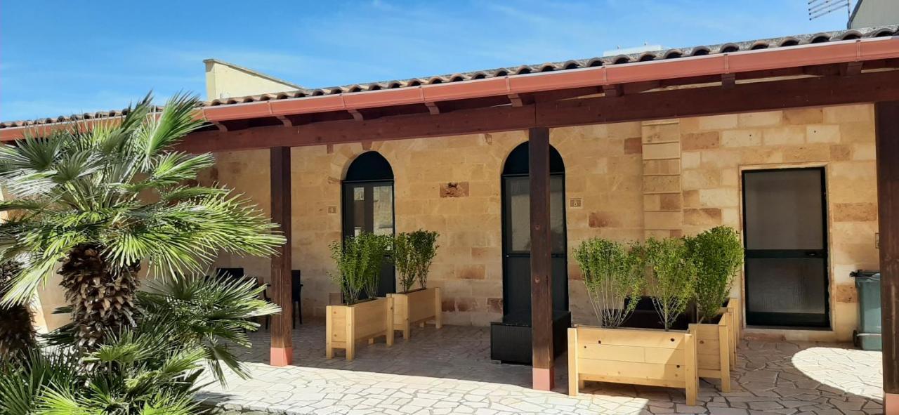 Masseria San Nicola B&B Torre Santa Susanna Exterior photo