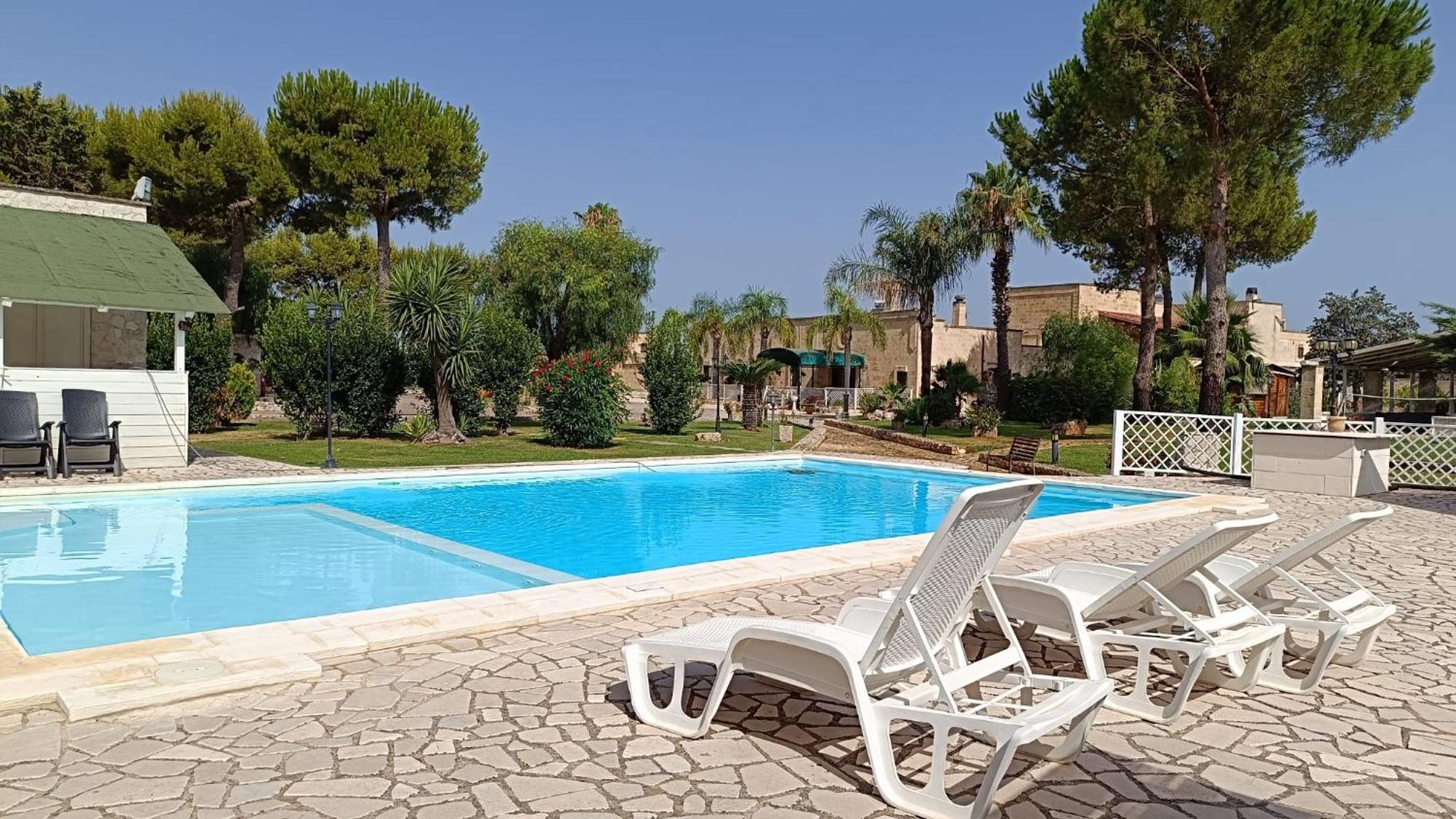 Masseria San Nicola B&B Torre Santa Susanna Exterior photo