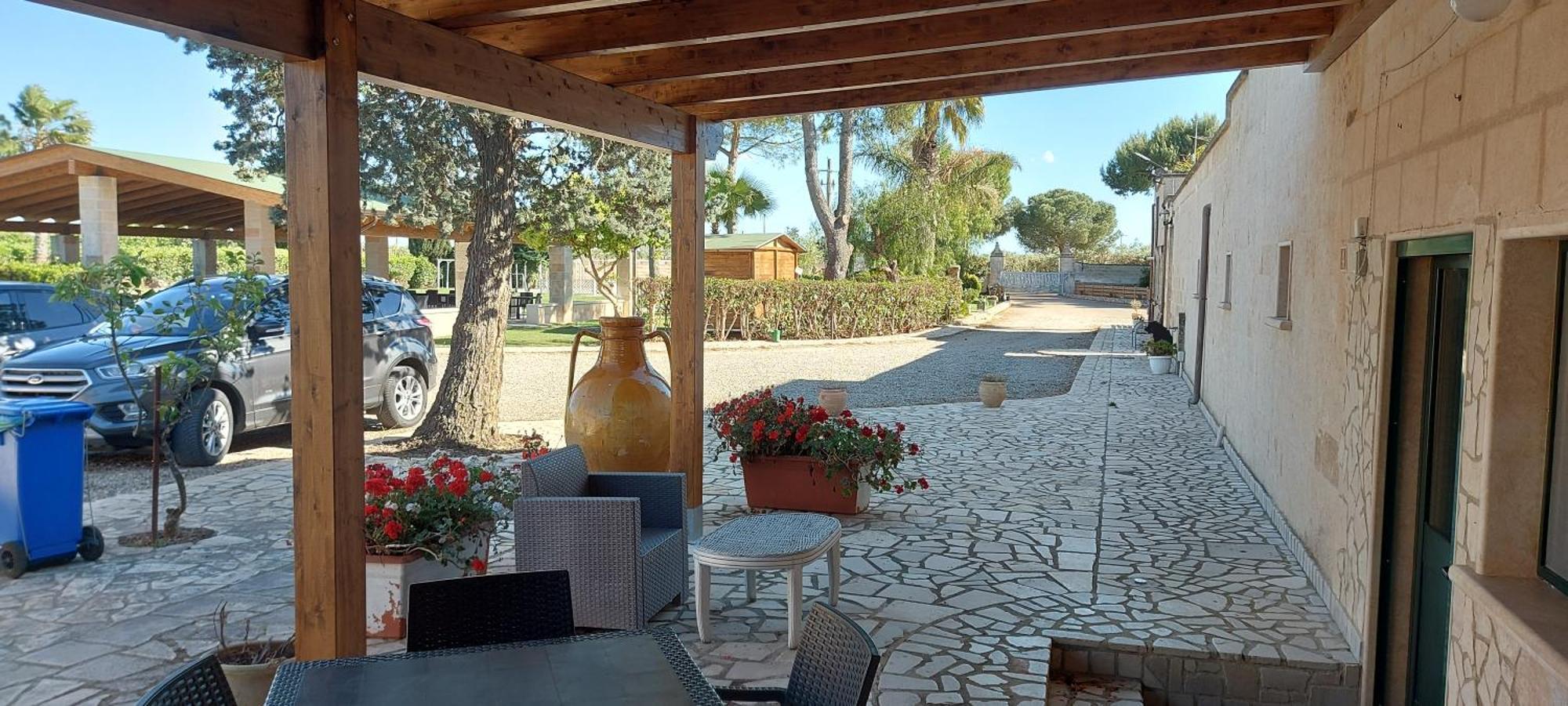 Masseria San Nicola B&B Torre Santa Susanna Exterior photo